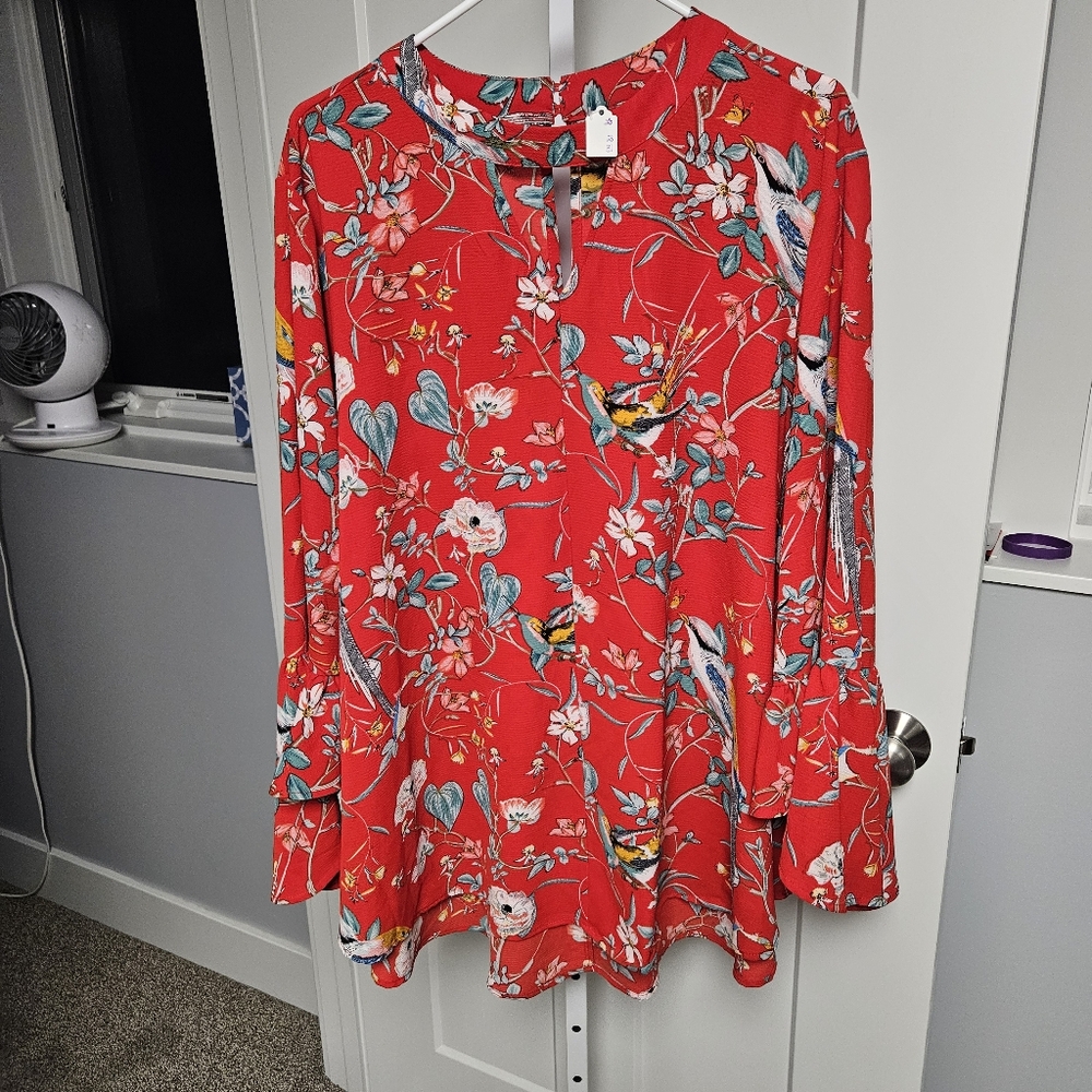 Ellos red top with birds size 26 bell sleeves